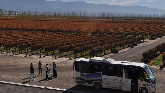 Wine Tourism - Mendoza, Rivers of Wine in Argentina Wine Tourism mendoza hop on hop off wine tour in mendoza 674x381 - Wine Tourism - Mendoza, Rivers of Wine in Argentina
