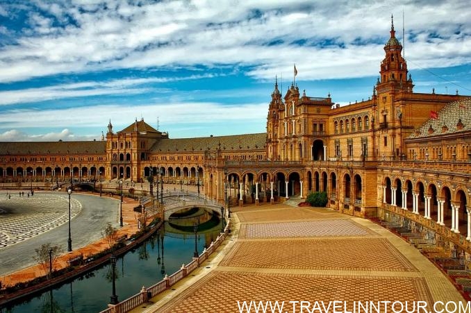 Seville Tourist Guide | Best Places To Visit in Seville, Spain Seville Spain Travel Guide Plaza Espana Seville e1554441225661 - Seville Tourist Guide | Best Places To Visit in Seville, Spain