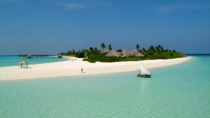 Top Maldives Holiday Resorts Coco Palm Resort 678x381 - Top Maldives Holiday Resorts