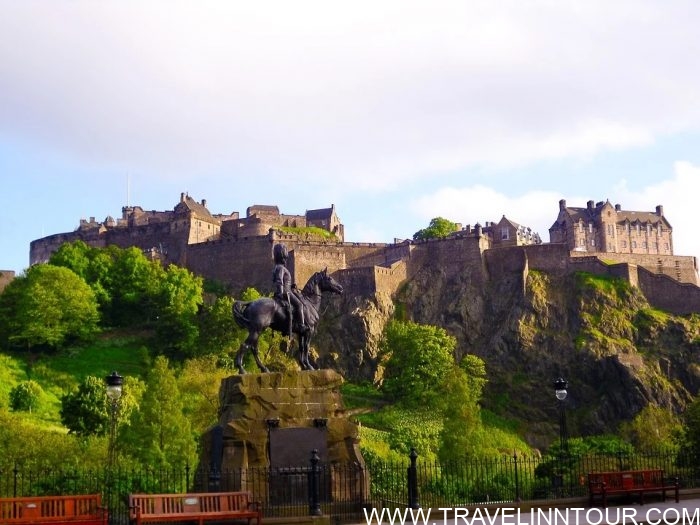 19 Best Vacation Destinations With Family Around The World Edinburgh Castle Scotland Scotland e1576811856351 - 19 Best Vacation Destinations With Family Around The World